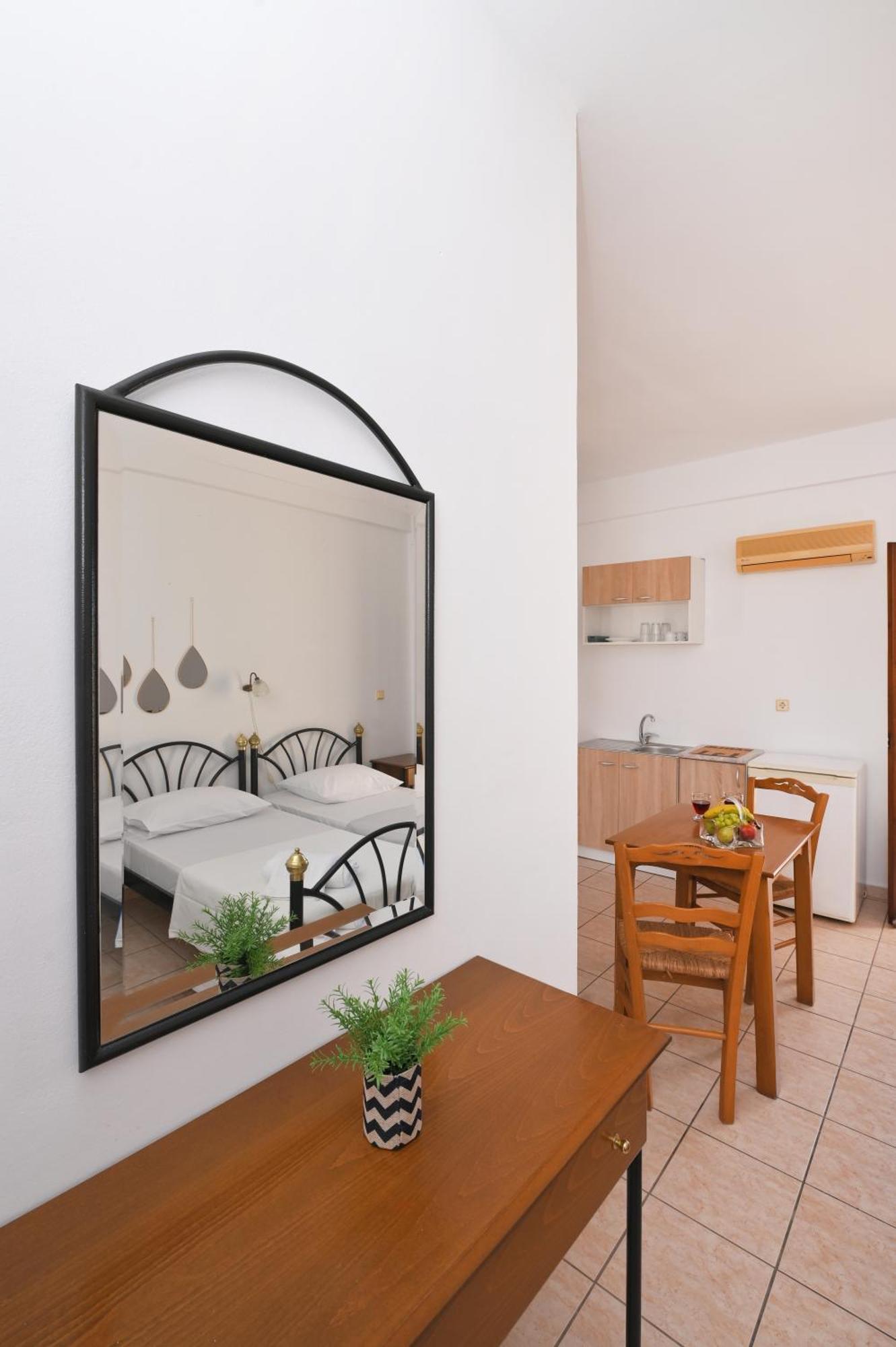Maridim Studios Ermoúpoli Extérieur photo